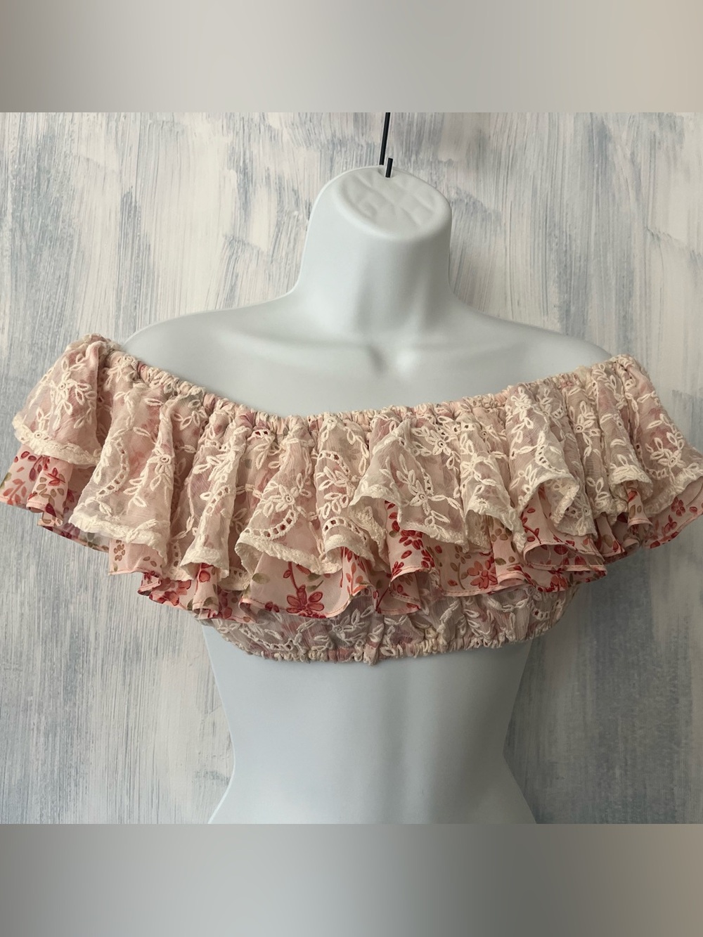 FL&L ‘Sweet Disposition’ Ruffle Crop Top - Picture 3 of 11